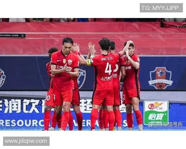 唏嘘!蓉城中超输4场便丢冠 被2中游队双杀 名记:球迷乱树敌闯祸